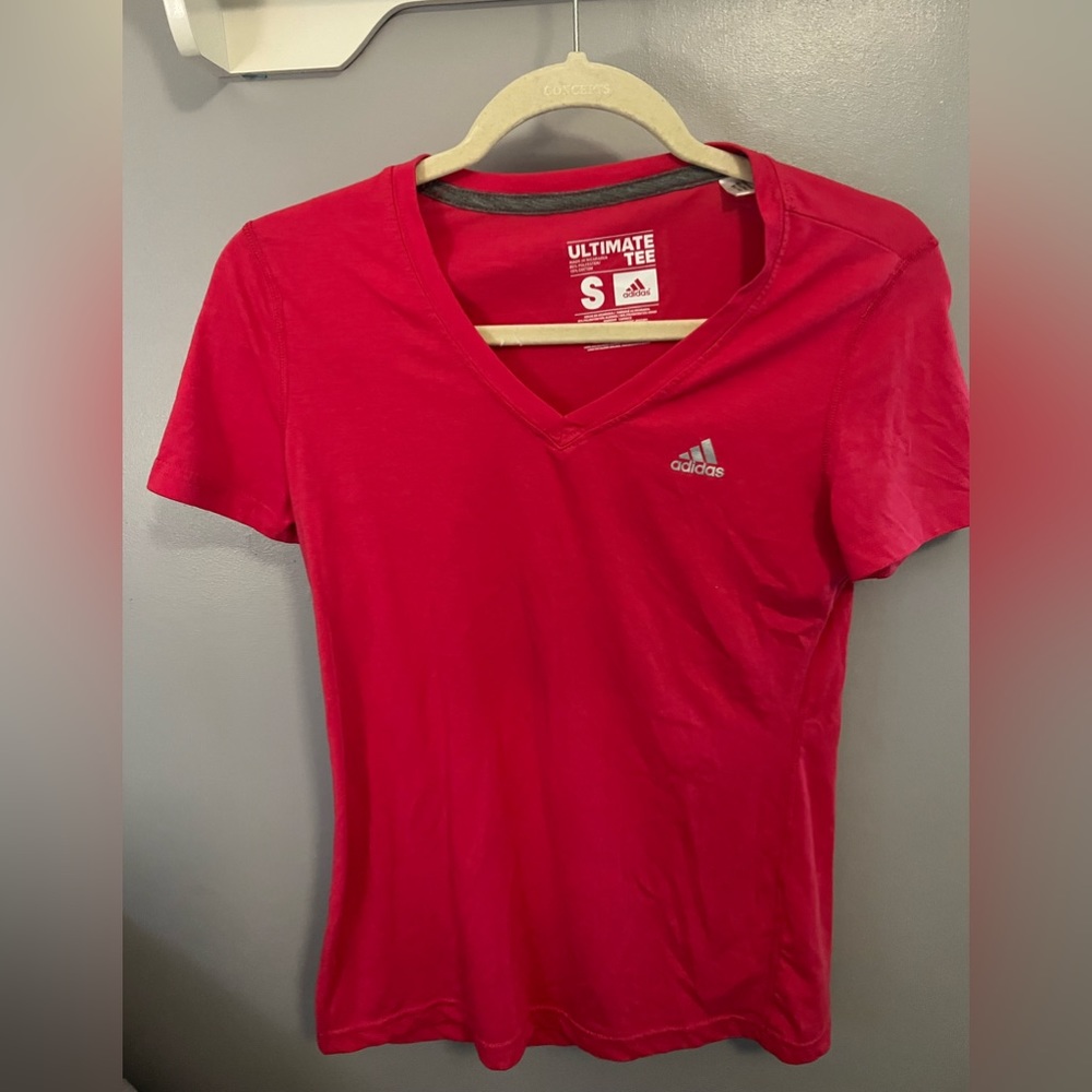 Adidas tee